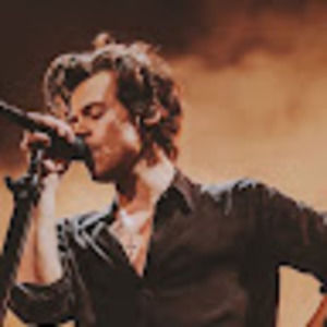 Meet your Posher, Hilary